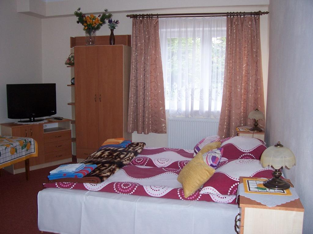 Gosciniec Nad Stawem Villa Szczytno  Szoba fotó