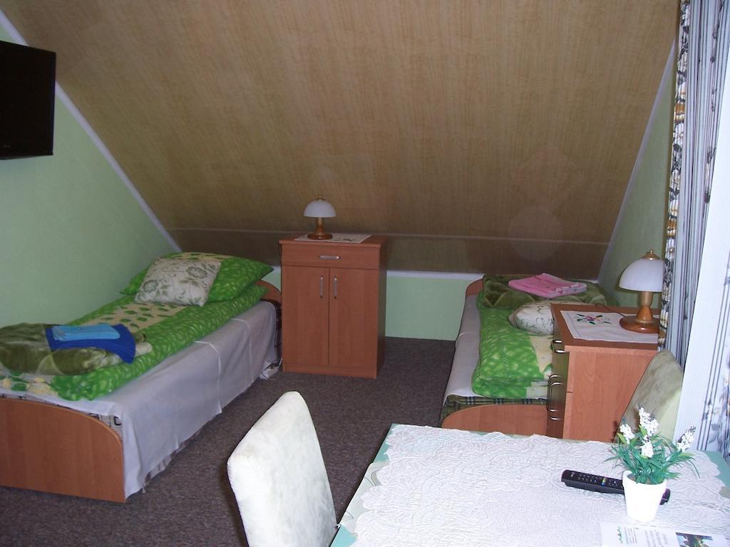 Gosciniec Nad Stawem Villa Szczytno  Szoba fotó
