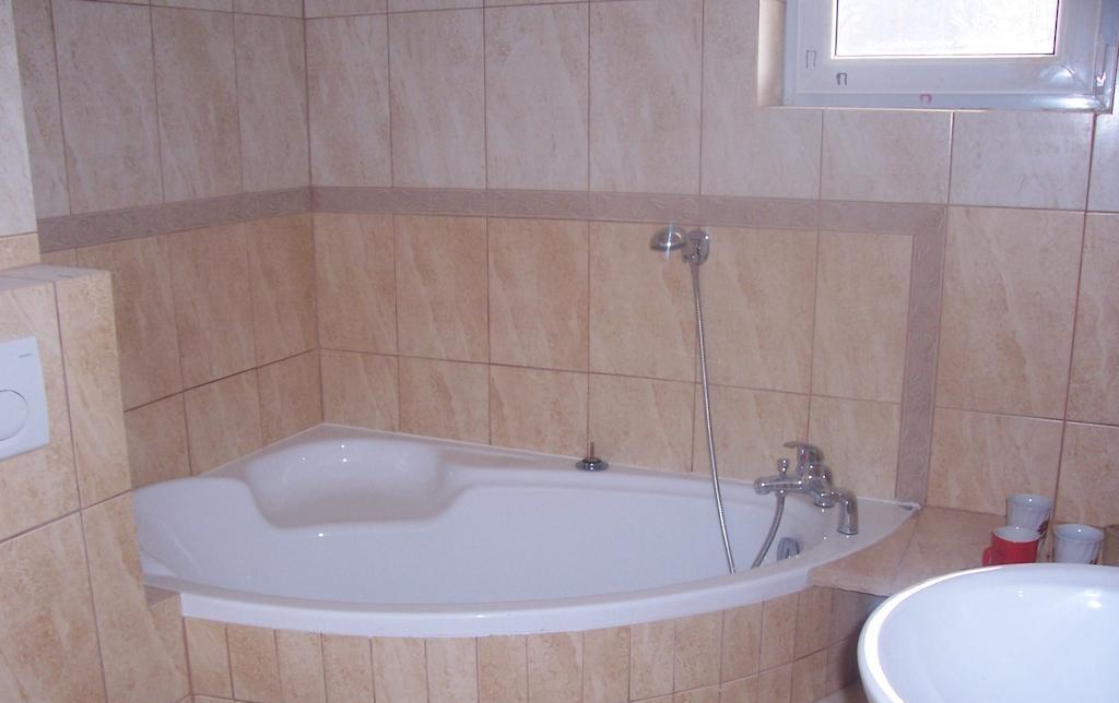 Gosciniec Nad Stawem Villa Szczytno  Szoba fotó
